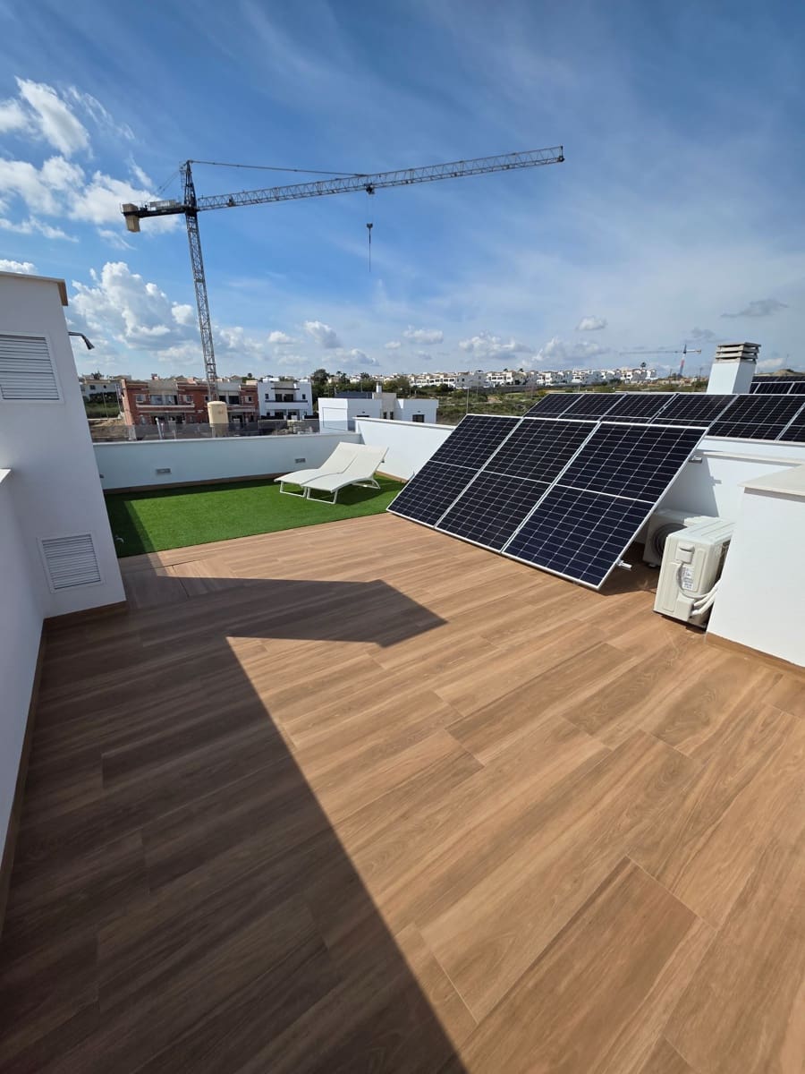 3 sypialnia Willa na sprzedaż w Orihuela Costa z basenem garażem - 415 000 € (Ref: 9679507)