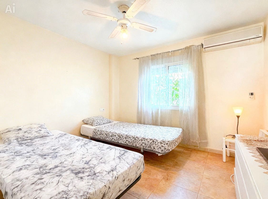 2 Zimmer Bungalow zu verkaufen in Torrevieja mit Pool Garage - 155.000 € (Ref: 9679511)