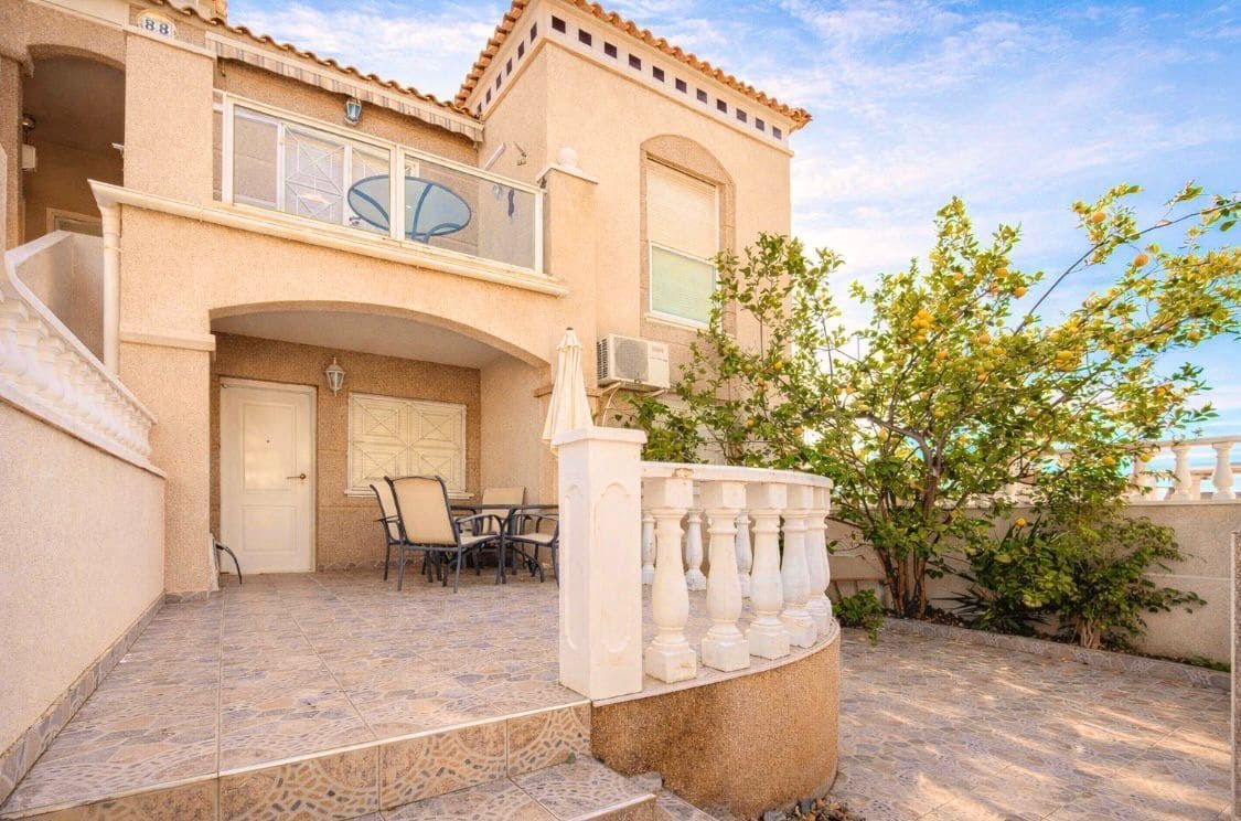 2 Zimmer Bungalow zu verkaufen in Torrevieja mit Pool Garage - 155.000 € (Ref: 9679511)