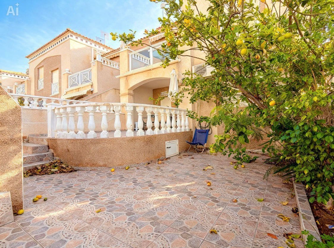 2 Zimmer Bungalow zu verkaufen in Torrevieja mit Pool Garage - 155.000 € (Ref: 9679511)