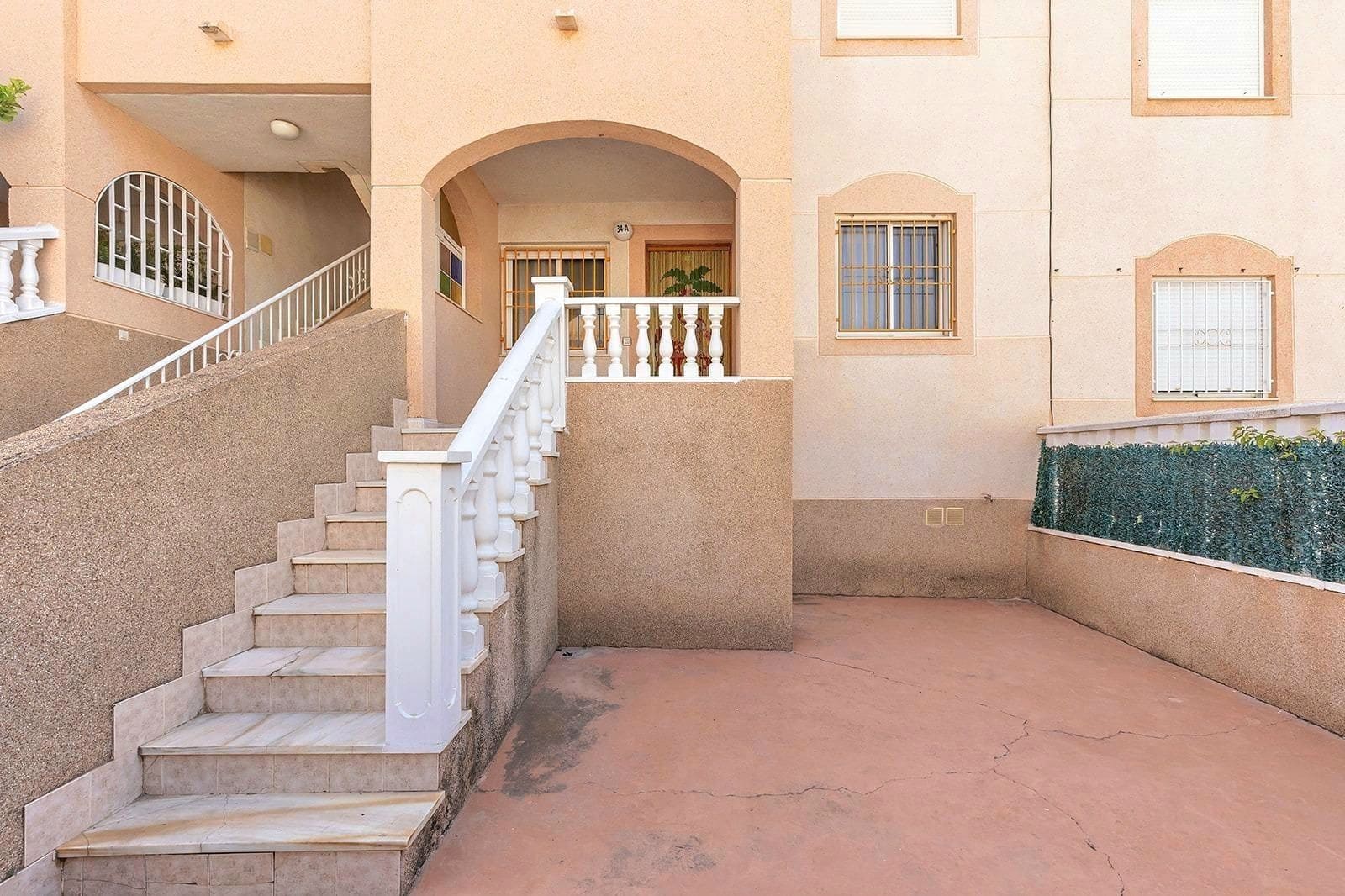 2 Zimmer Bungalow zu verkaufen in Torrevieja mit Pool - 130.000 € (Ref: 9690065)