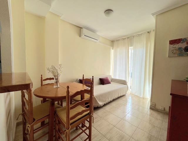 1 bedroom Apartment for sale in Torrevieja with pool - € 114,900 (Ref: 9694749)