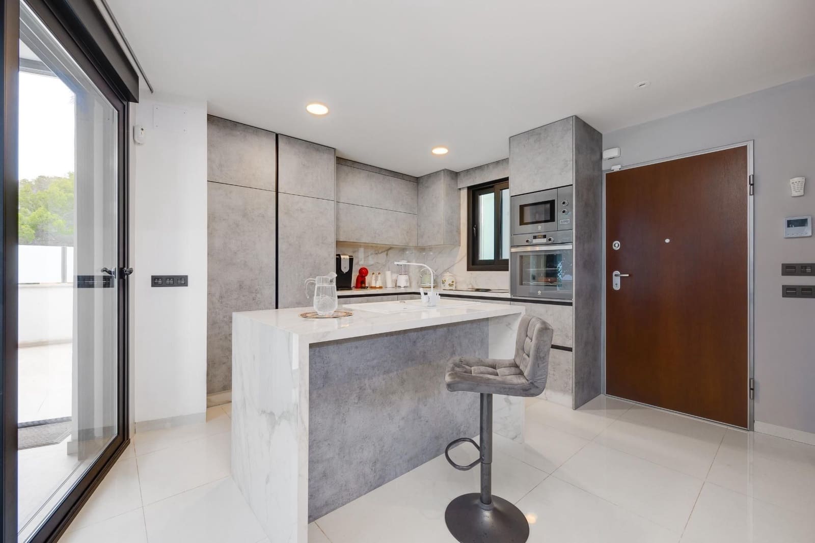 Chalet de 3 habitaciones en Orihuela Costa en venta con piscina garaje - 475.000 € (Ref: 9700474)