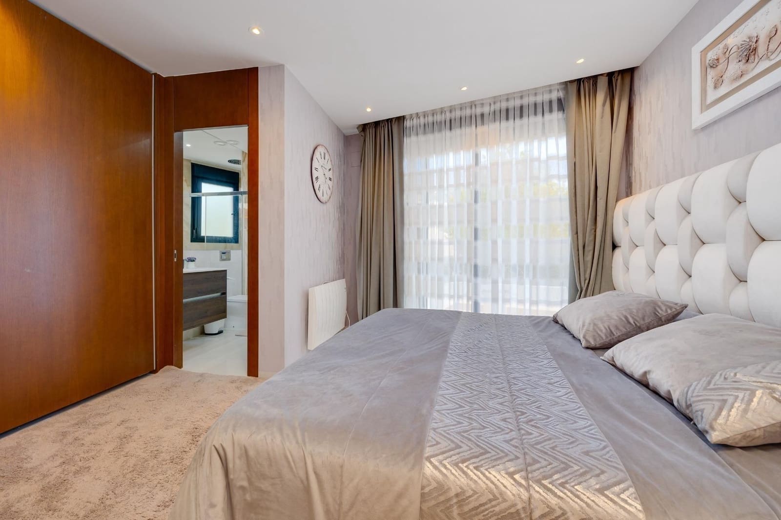 Chalet de 3 habitaciones en Orihuela Costa en venta con piscina garaje - 475.000 € (Ref: 9700474)