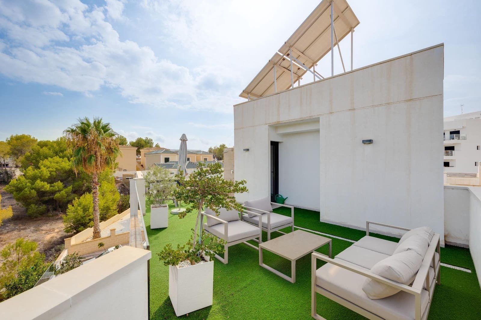 Chalet de 3 habitaciones en Orihuela Costa en venta con piscina garaje - 475.000 € (Ref: 9700474)