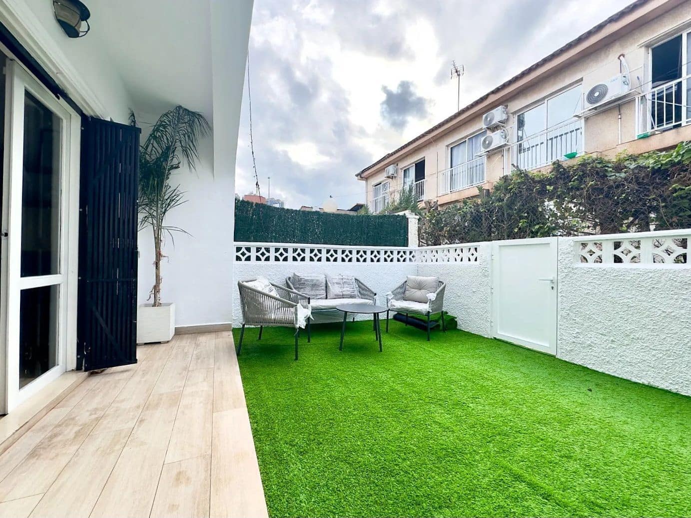 1 chambre Bungalow à vendre à Orihuela Costa avec piscine - 114 900 € (Ref: 9700475)