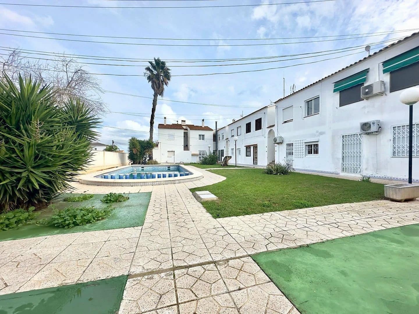 1 chambre Bungalow à vendre à Orihuela Costa avec piscine - 114 900 € (Ref: 9700475)