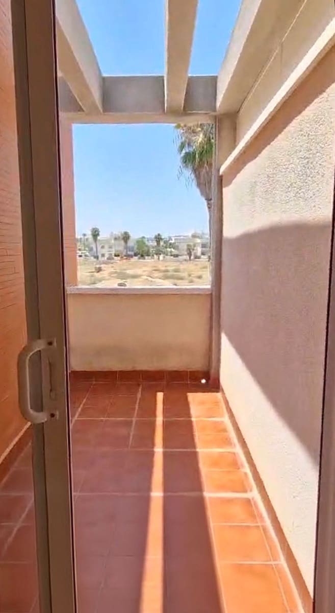 3 soveværelse Semi-Rækkehus til salg i Ciudad Quesada med swimmingpool garage - € 228.000 (Ref: 9700476)