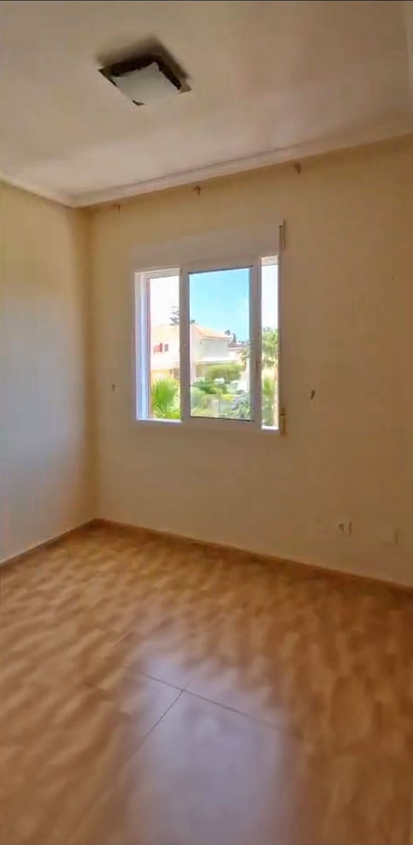 3 soveværelse Semi-Rækkehus til salg i Ciudad Quesada med swimmingpool garage - € 228.000 (Ref: 9700476)