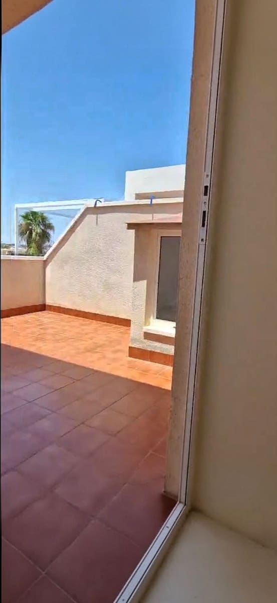 3 soveværelse Semi-Rækkehus til salg i Ciudad Quesada med swimmingpool garage - € 228.000 (Ref: 9700476)