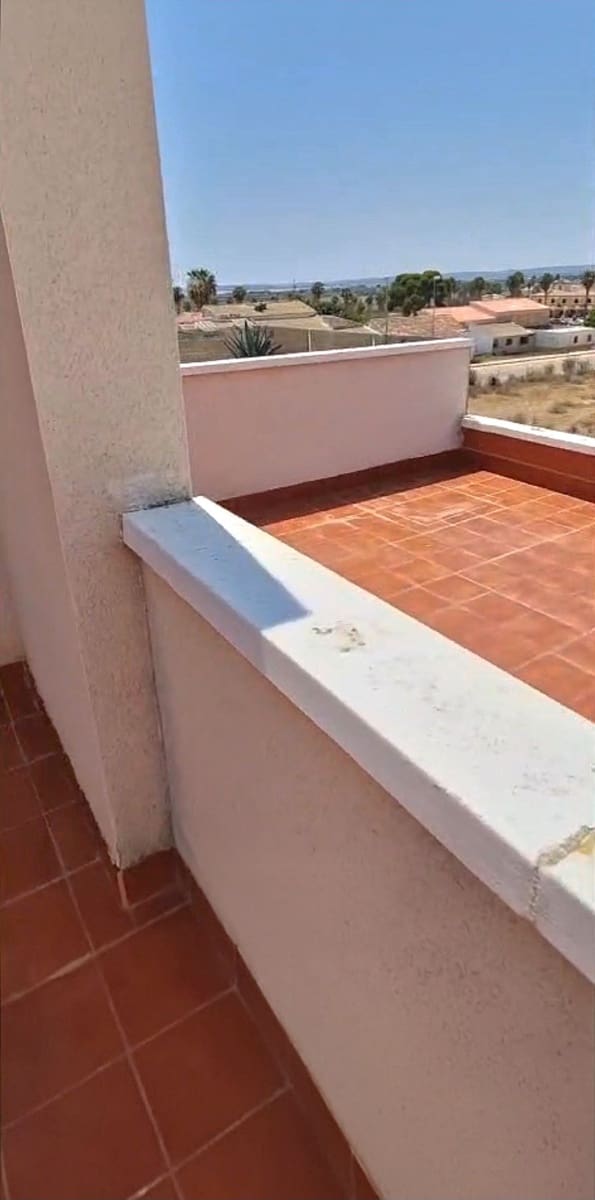 3 soveværelse Semi-Rækkehus til salg i Ciudad Quesada med swimmingpool garage - € 228.000 (Ref: 9700476)