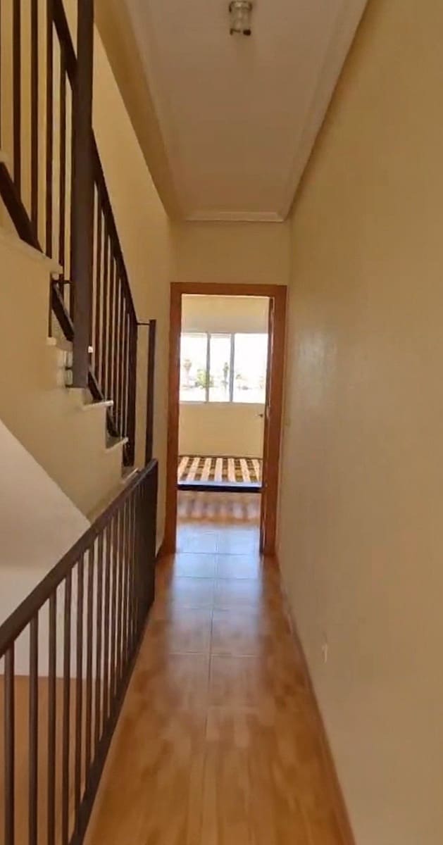 3 soveværelse Semi-Rækkehus til salg i Ciudad Quesada med swimmingpool garage - € 228.000 (Ref: 9700476)