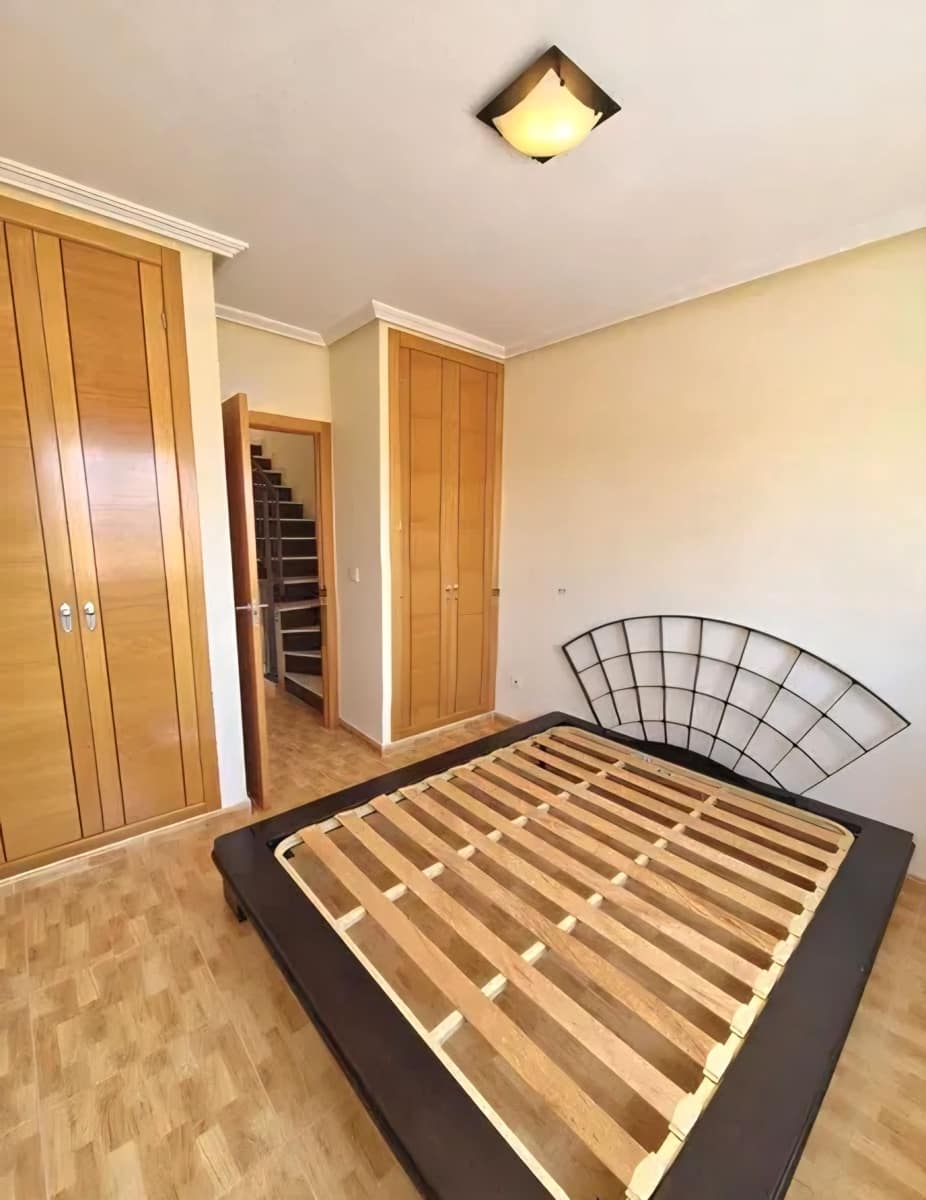 3 soveværelse Semi-Rækkehus til salg i Ciudad Quesada med swimmingpool garage - € 228.000 (Ref: 9700476)