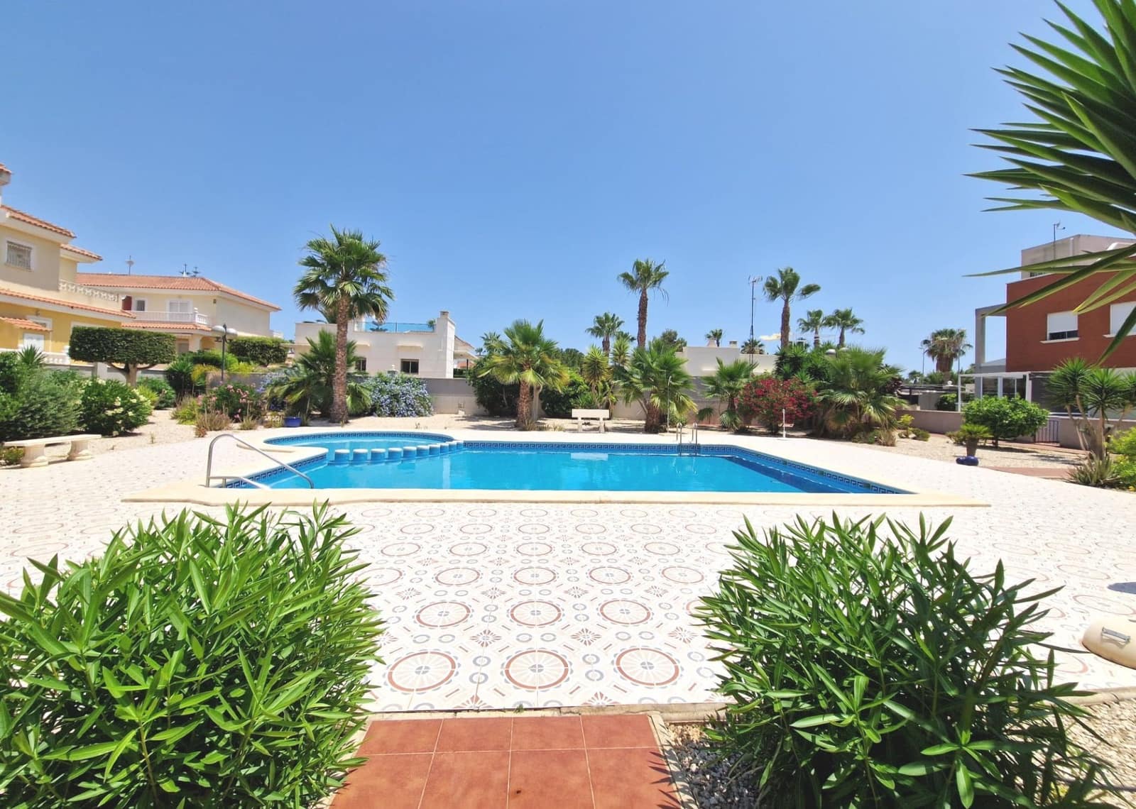 3 soveværelse Semi-Rækkehus til salg i Ciudad Quesada med swimmingpool garage - € 228.000 (Ref: 9700476)