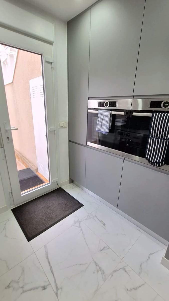 Chalet de 3 habitaciones en Guardamar del Segura en venta con piscina garaje - 450.000 € (Ref: 9704549)