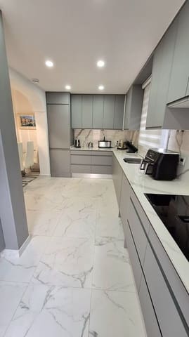 Chalet de 3 habitaciones en Guardamar del Segura en venta con piscina garaje - 450.000 € (Ref: 9704549)