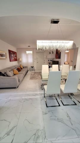 Chalet de 3 habitaciones en Guardamar del Segura en venta con piscina garaje - 450.000 € (Ref: 9704549)