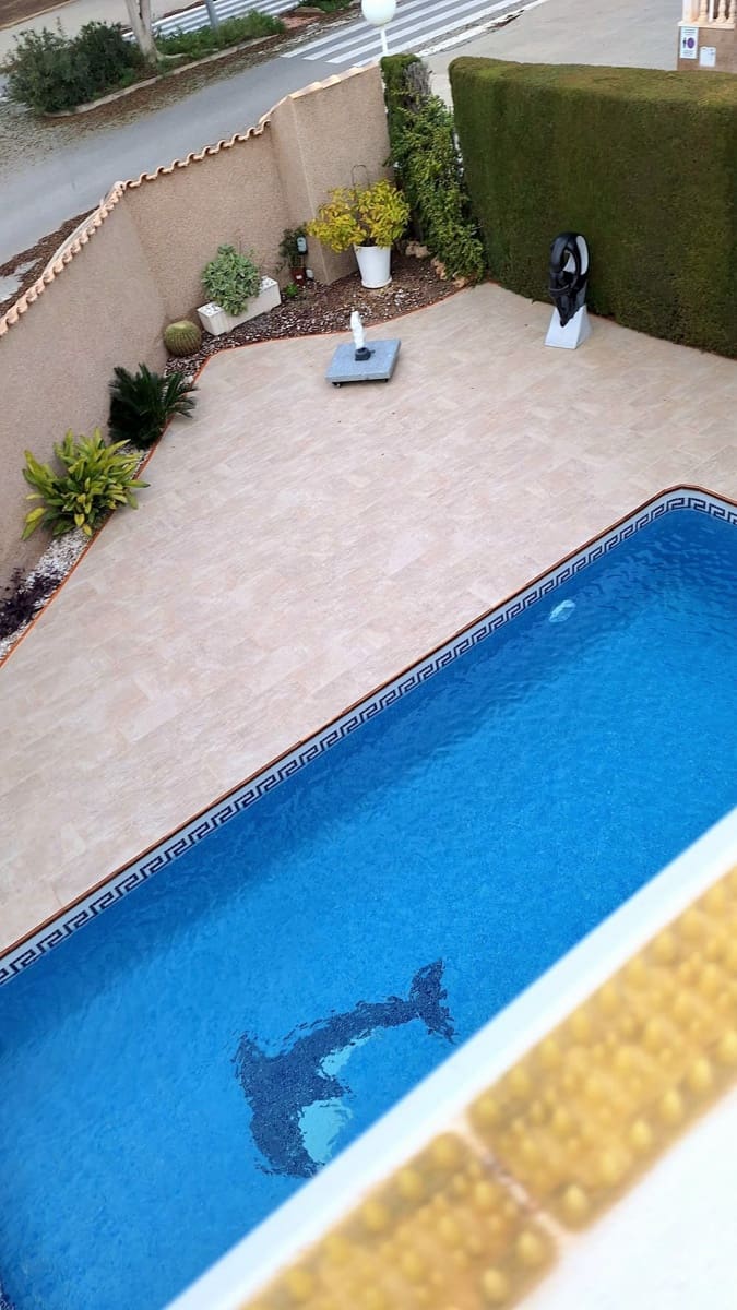 Chalet de 3 habitaciones en Guardamar del Segura en venta con piscina garaje - 450.000 € (Ref: 9704549)