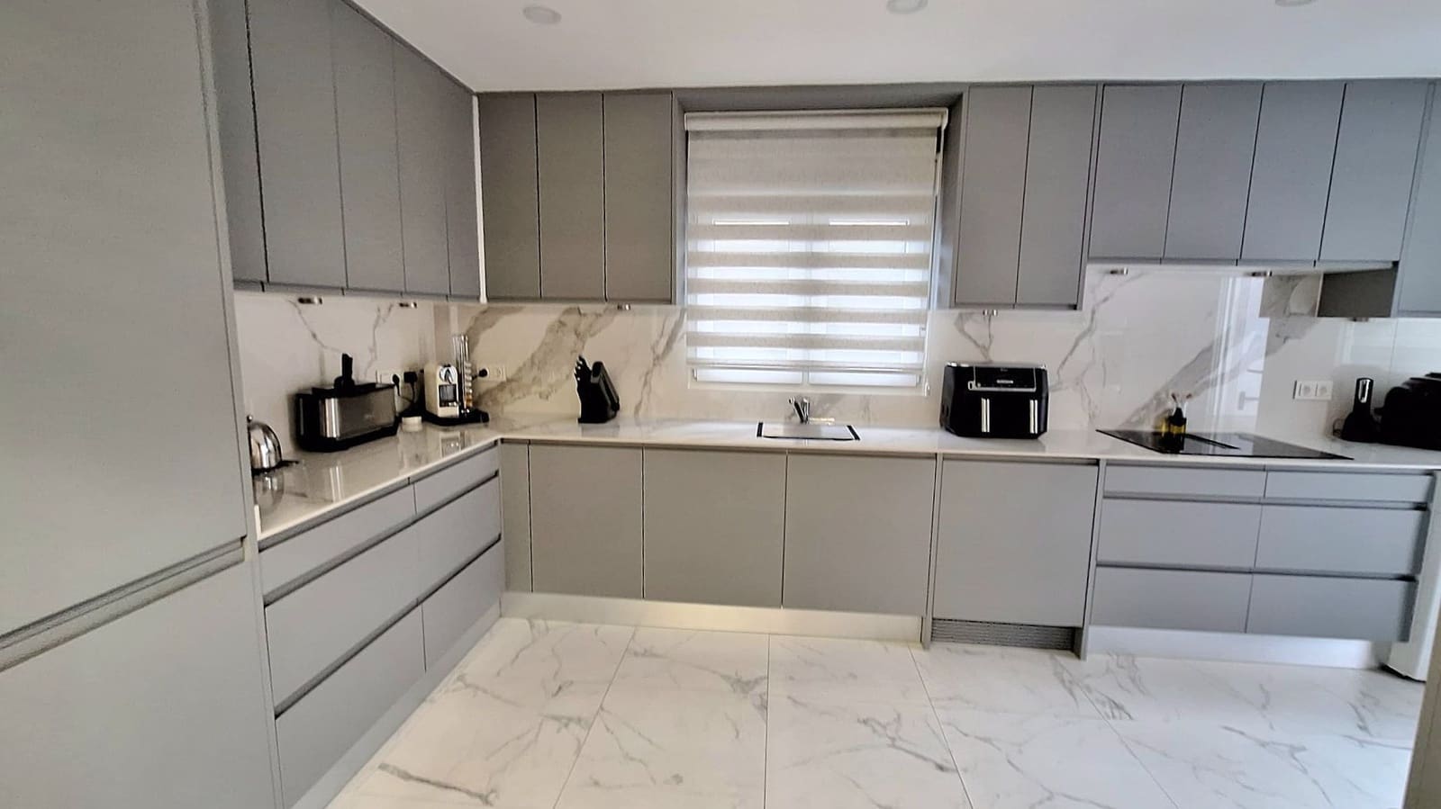 Chalet de 3 habitaciones en Guardamar del Segura en venta con piscina garaje - 450.000 € (Ref: 9704549)