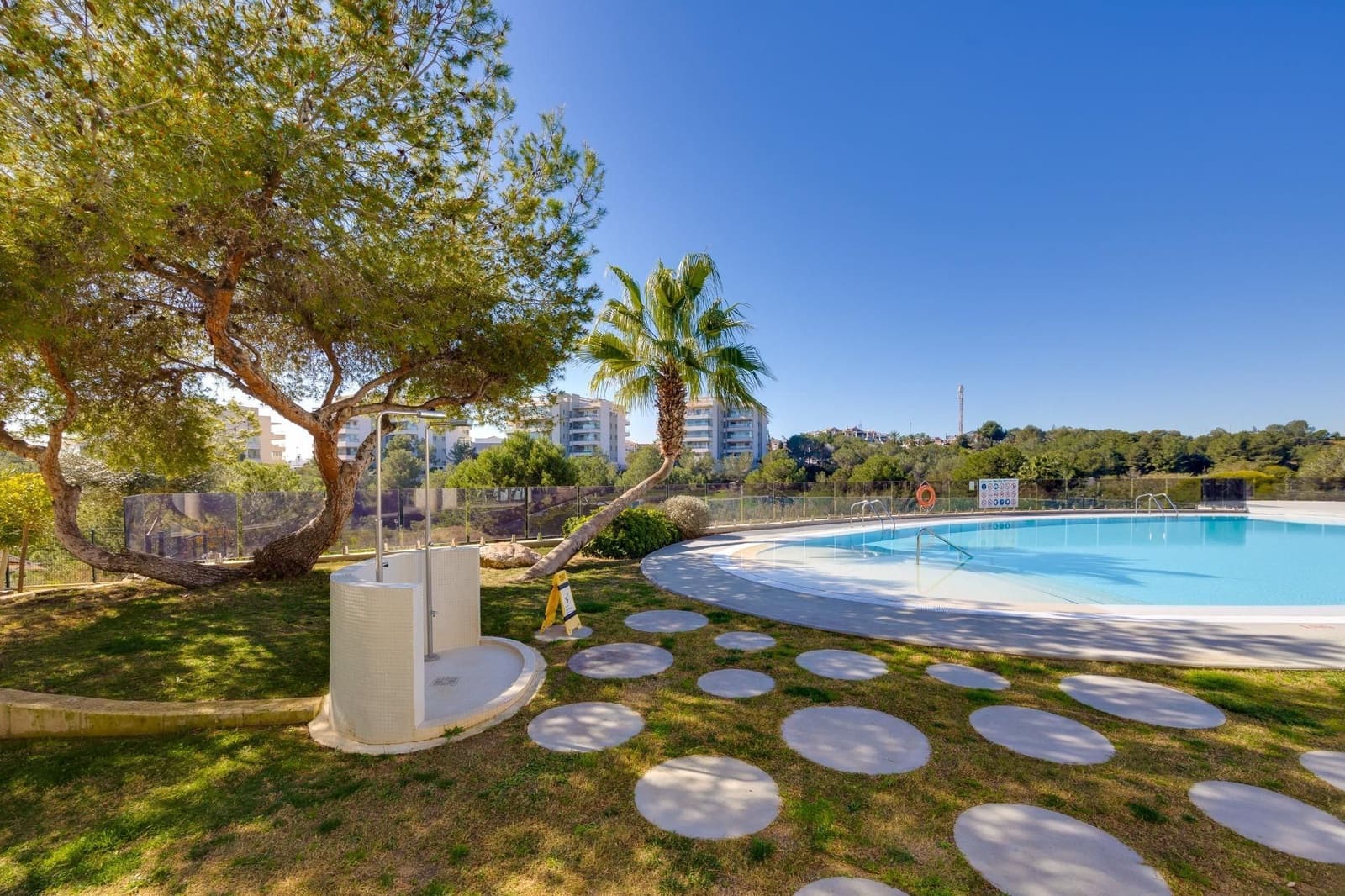 2 soveværelse Lejlighed til salg i Orihuela Costa med swimmingpool garage - € 279.000 (Ref: 9714549)