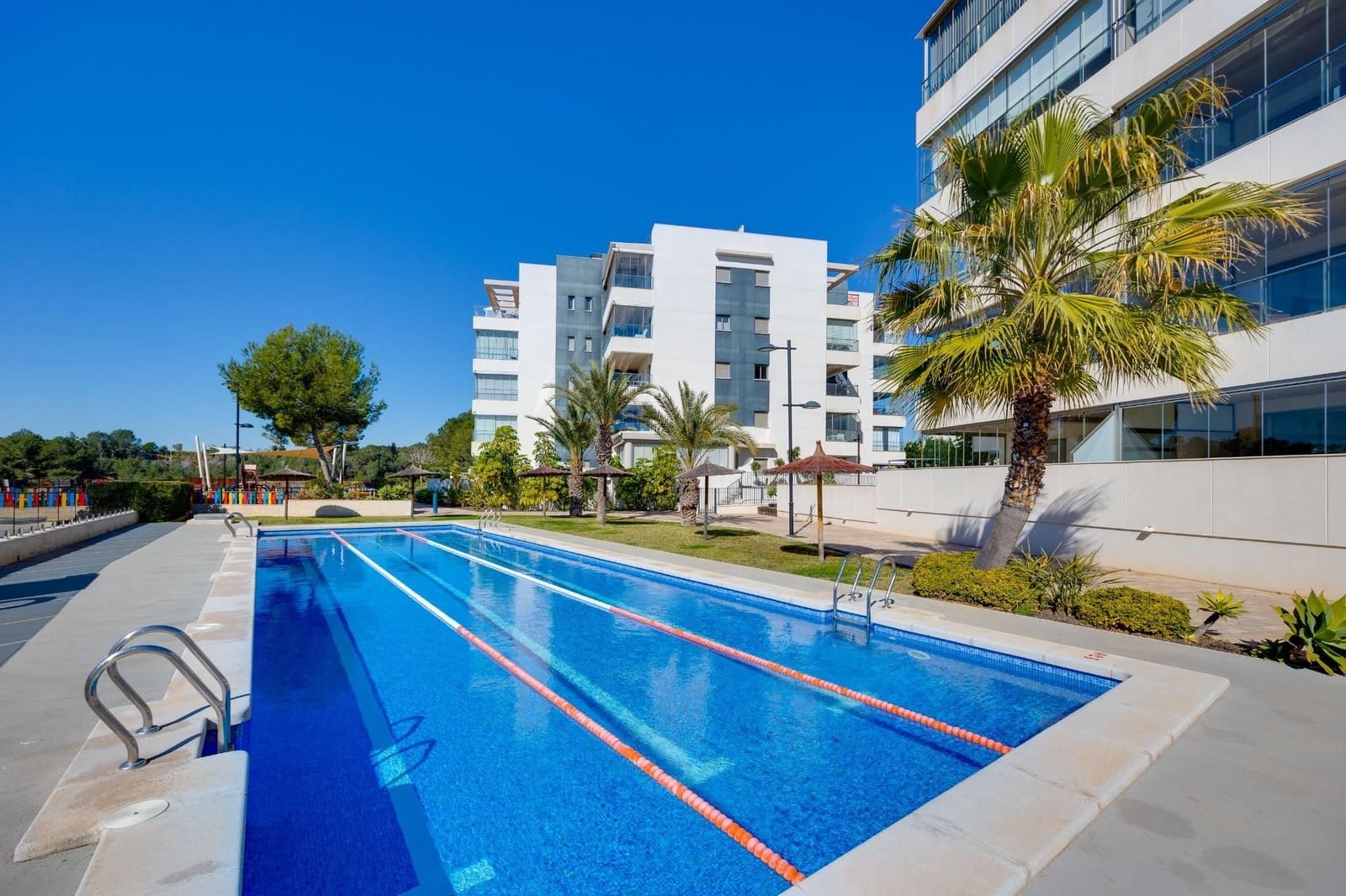 2 soveværelse Lejlighed til salg i Orihuela Costa med swimmingpool garage - € 279.000 (Ref: 9714549)