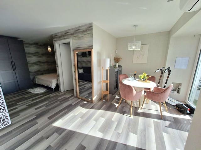 Studio for sale in Torrevieja - € 109,000 (Ref: 9719526)