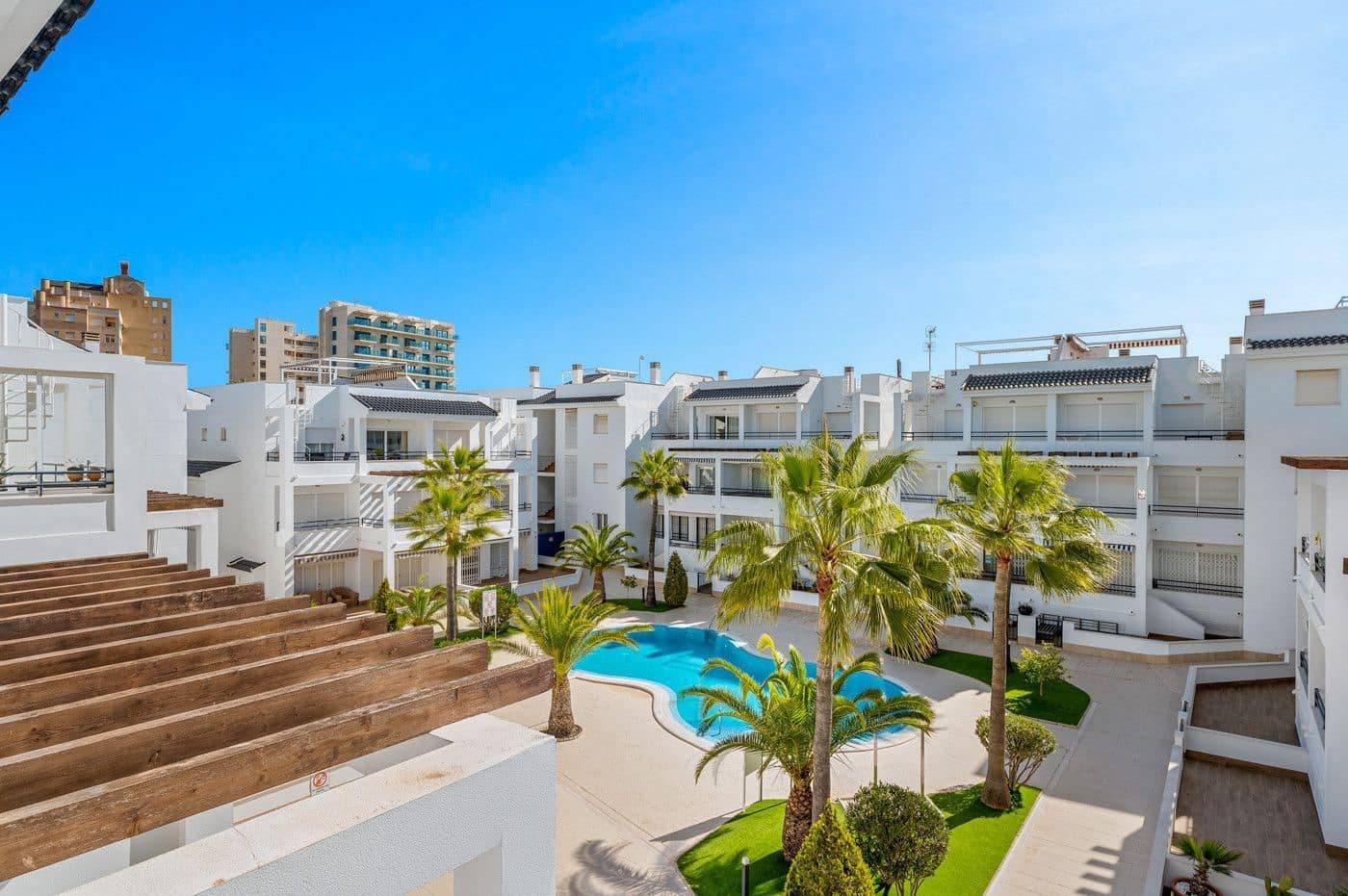 2 bedroom Penthouse for sale in Torrevieja with pool garage - € 249,000 (Ref: 9726393)
