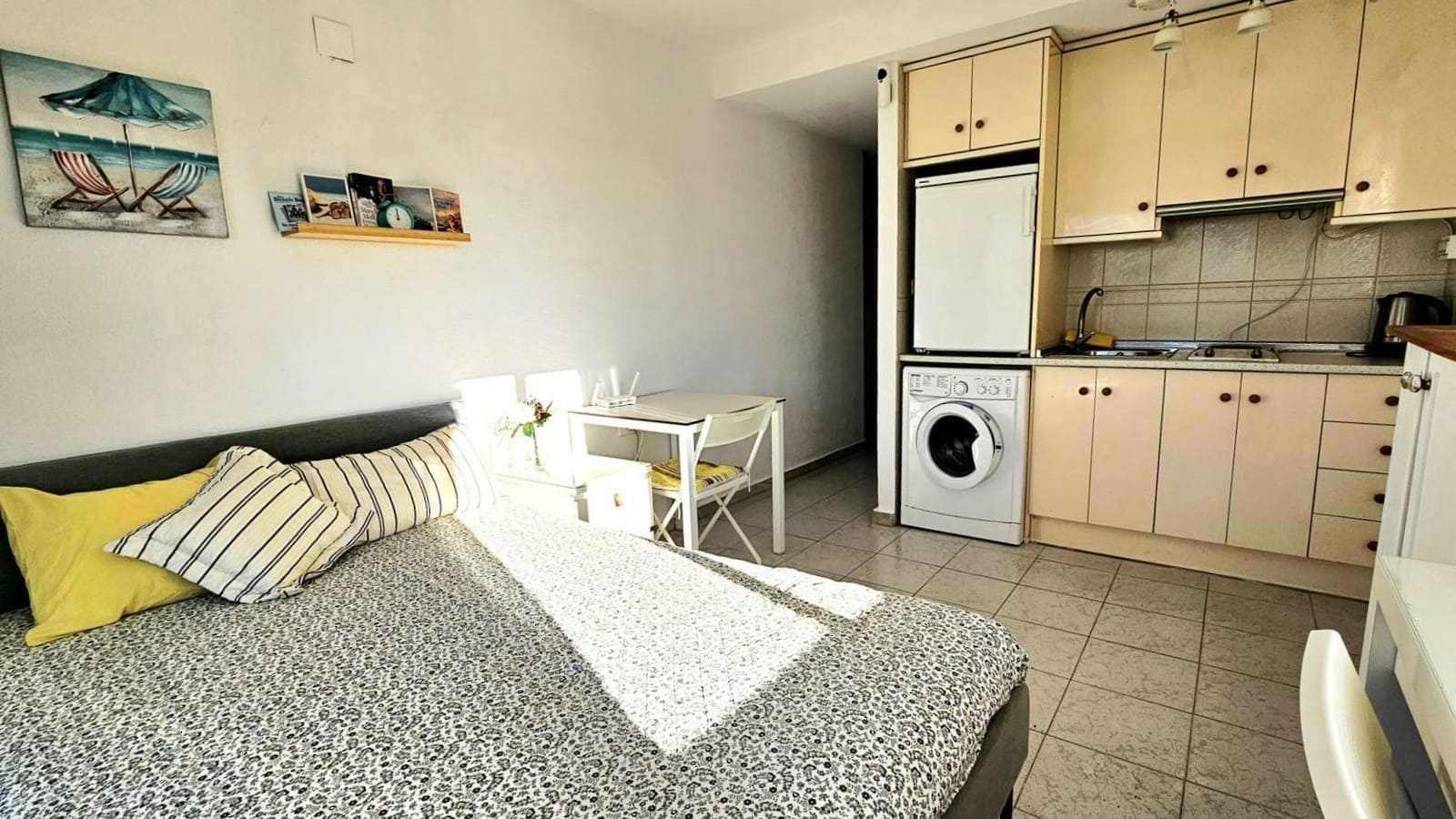 Studio for sale in Torrevieja with pool garage - € 83,900 (Ref: 9726394)