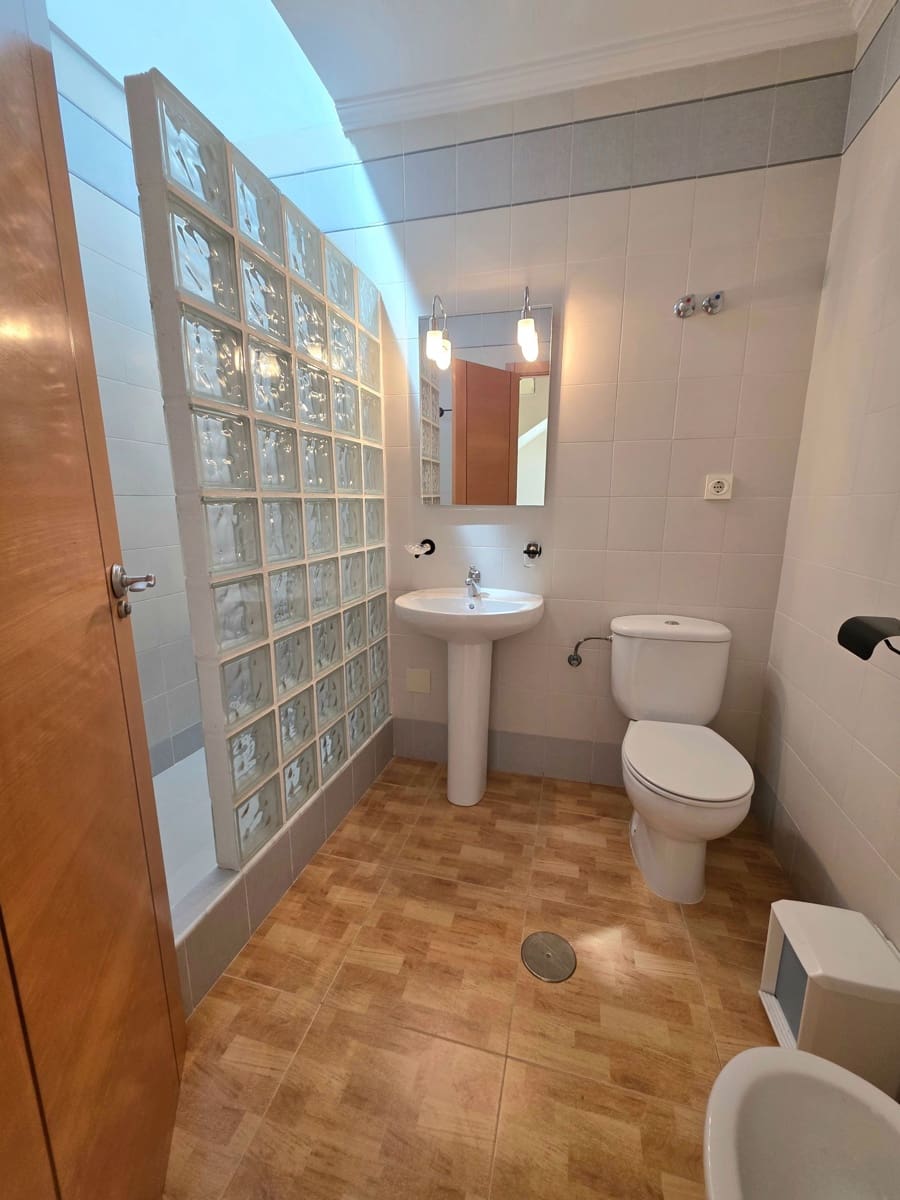 3 soverom Kjedet enebolig til salgs i Ciudad Quesada med svømmebasseng garasje - € 228 000 (Ref: 9735216)