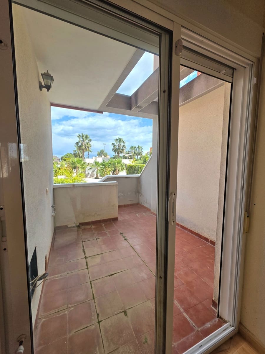 3 soverom Kjedet enebolig til salgs i Ciudad Quesada med svømmebasseng garasje - € 228 000 (Ref: 9735216)