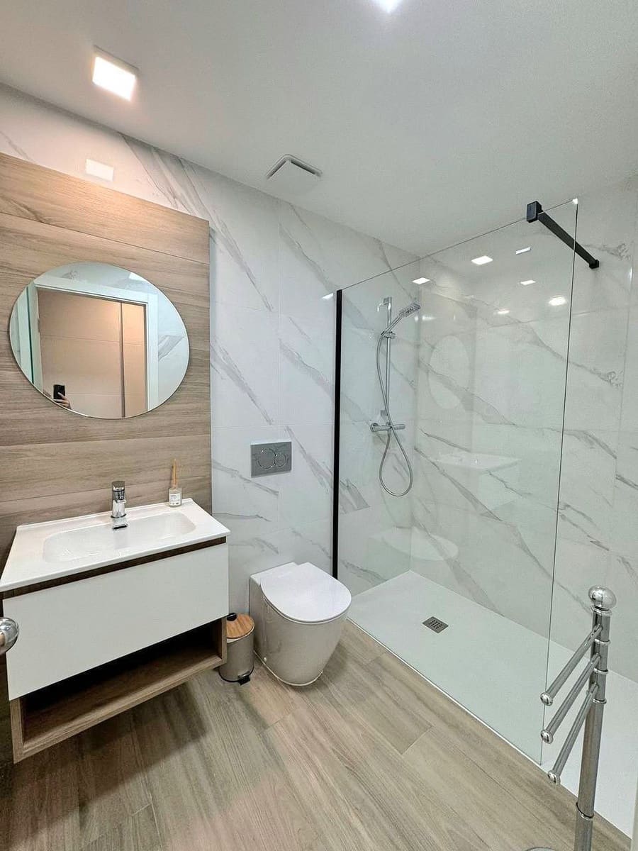 2 sypialnia Dom blizniak na sprzedaż w Orihuela Costa z basenem garażem - 330 000 € (Ref: 9744051)