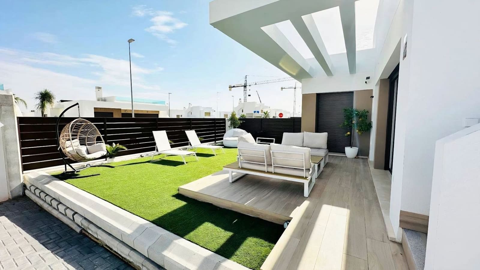 2 sypialnia Dom blizniak na sprzedaż w Orihuela Costa z basenem garażem - 330 000 € (Ref: 9744051)