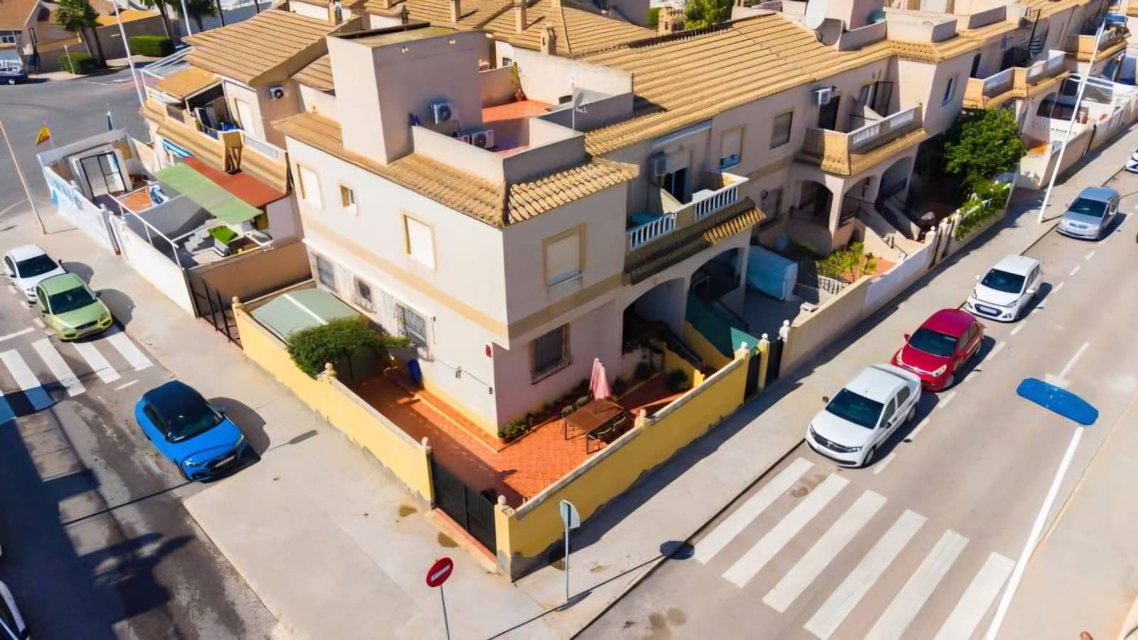 3 bedroom Bungalow for sale in Torrevieja with pool garage - € 208,995 (Ref: 9751627)