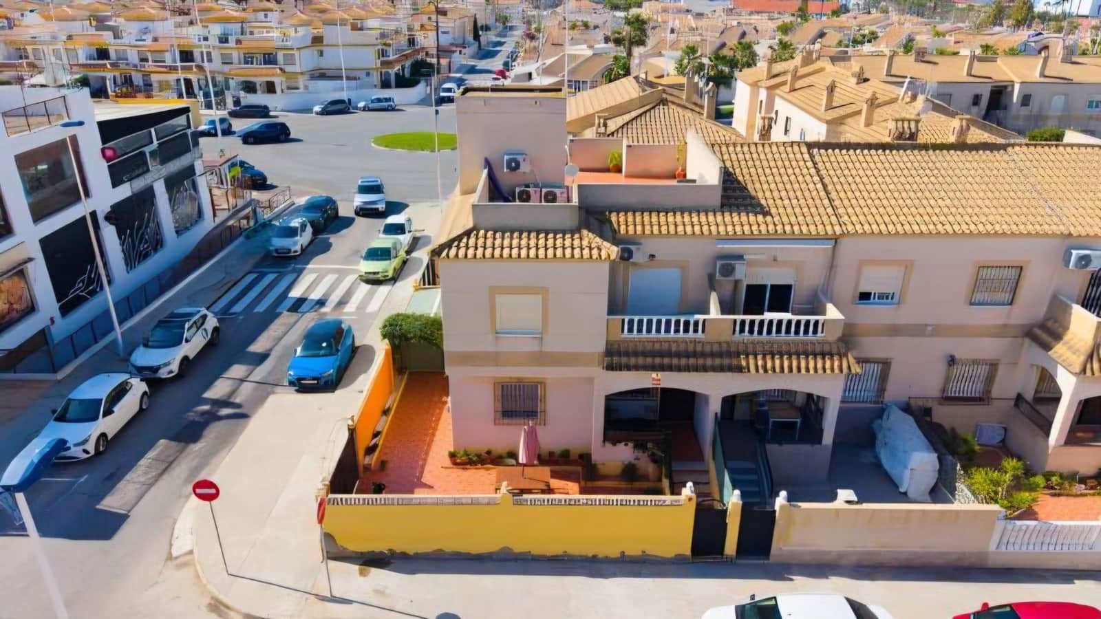 3 bedroom Bungalow for sale in Torrevieja with pool garage - € 208,995 (Ref: 9751627)