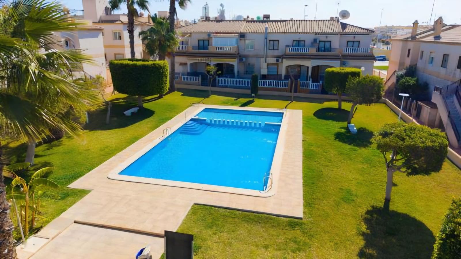 3 bedroom Bungalow for sale in Torrevieja with pool garage - € 208,995 (Ref: 9751627)