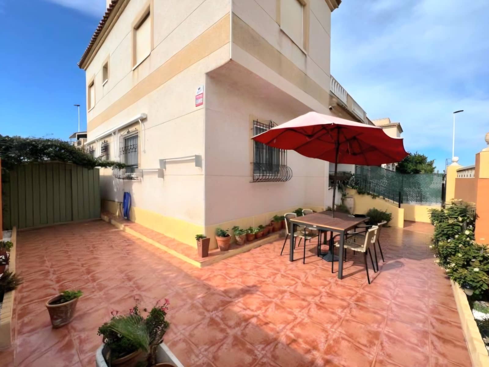 3 bedroom Bungalow for sale in Torrevieja with pool garage - € 208,995 (Ref: 9751627)