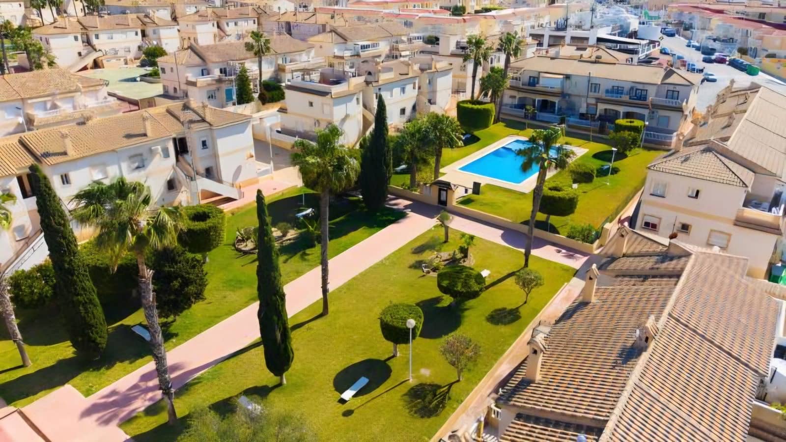 3 bedroom Bungalow for sale in Torrevieja with pool garage - € 208,995 (Ref: 9751627)
