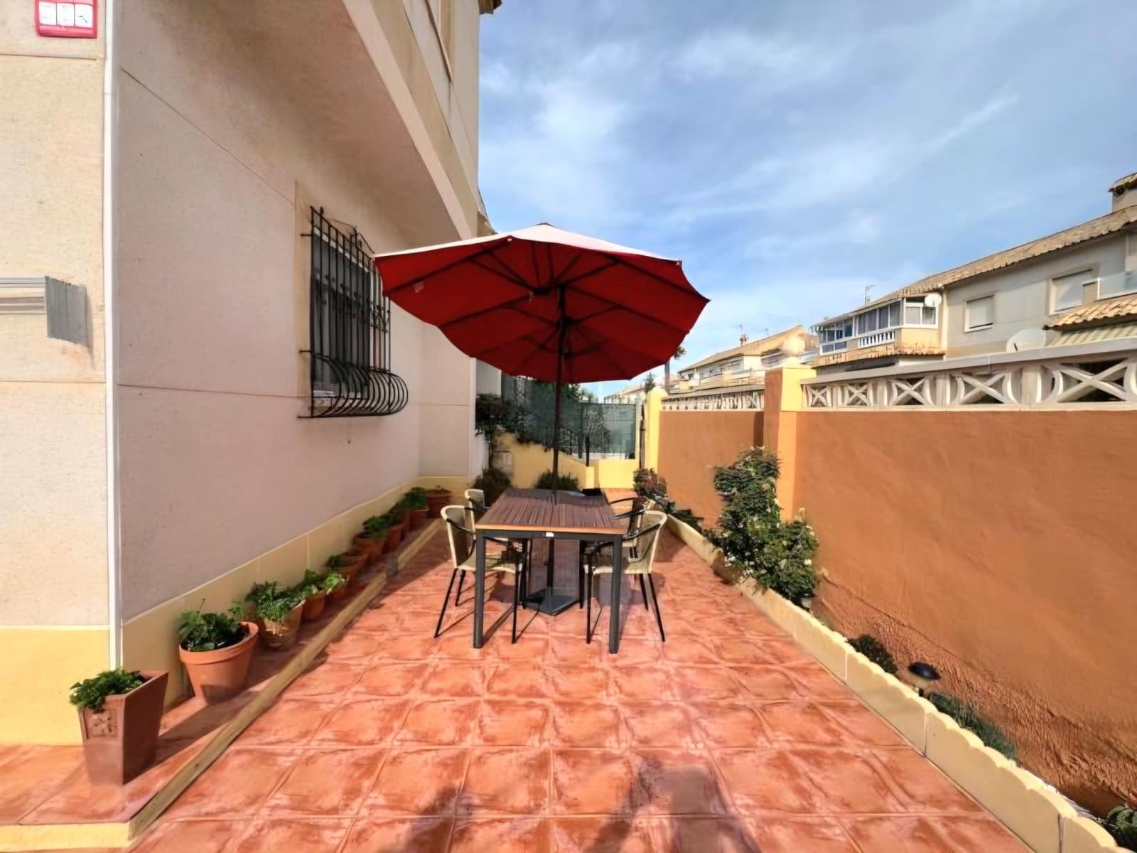 3 bedroom Bungalow for sale in Torrevieja with pool garage - € 208,995 (Ref: 9751627)