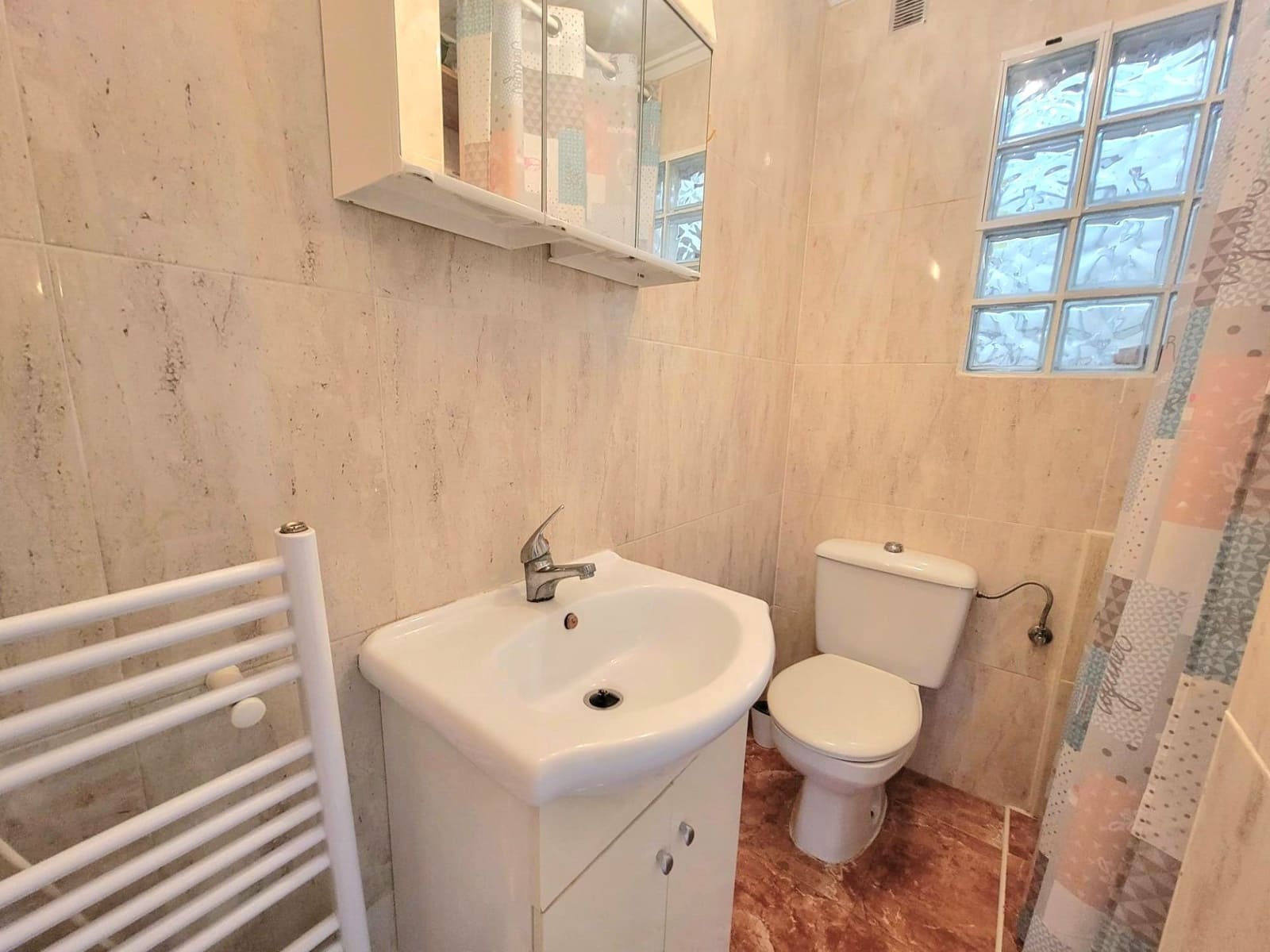 2 soverom Kjedet enebolig til salgs i Torrevieja med garasje - € 138 000 (Ref: 9755354)