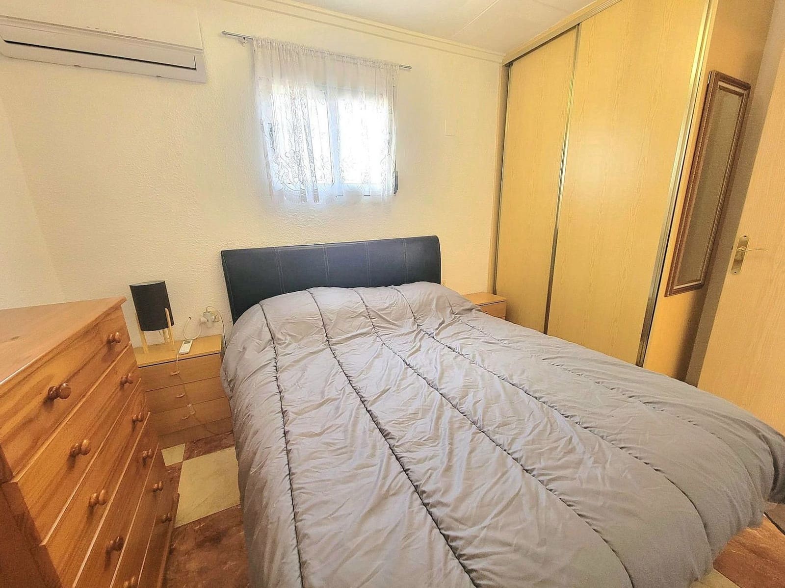 2 soverom Kjedet enebolig til salgs i Torrevieja med garasje - € 138 000 (Ref: 9755354)