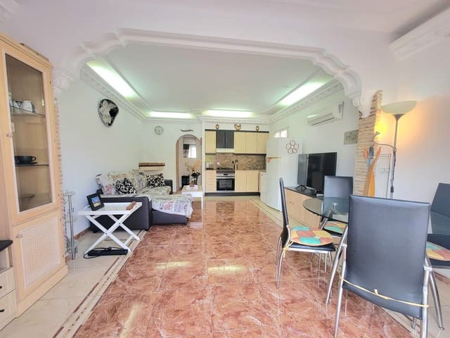 2 soveværelse Semi-Rækkehus til salg i Torrevieja med garage - € 138.000 (Ref: 9755354)