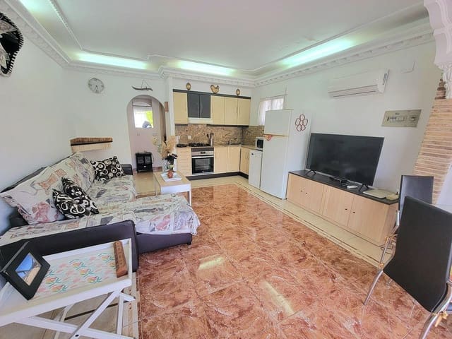 2 soveværelse Semi-Rækkehus til salg i Torrevieja med garage - € 138.000 (Ref: 9755354)
