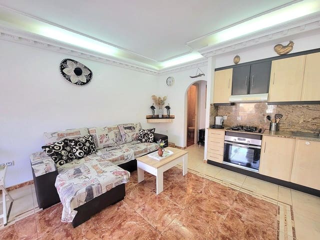 2 soveværelse Semi-Rækkehus til salg i Torrevieja med garage - € 138.000 (Ref: 9755354)