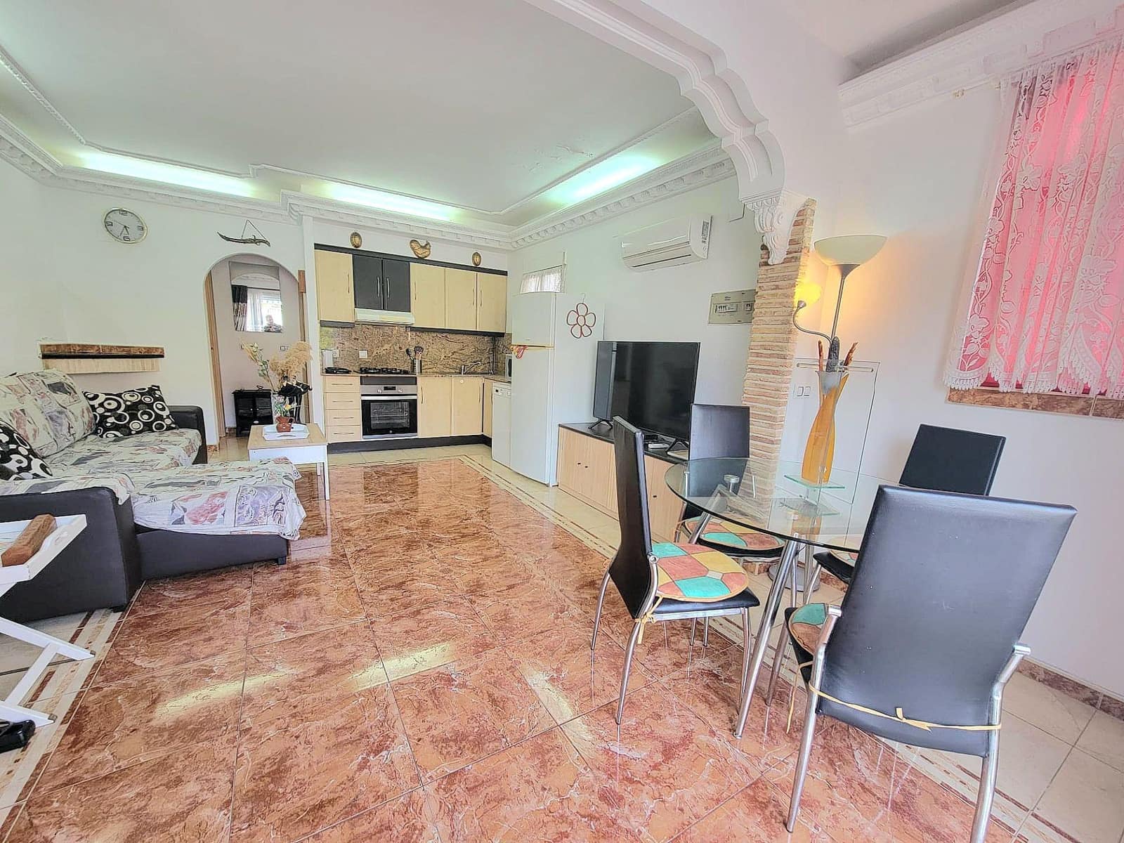 2 soverom Kjedet enebolig til salgs i Torrevieja med garasje - € 138 000 (Ref: 9755354)