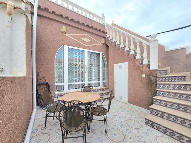2 soveværelse Semi-Rækkehus til salg i Torrevieja med garage - € 138.000 (Ref: 9755354)