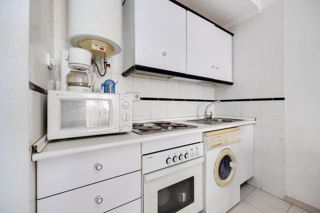 1 soveværelse Lejlighed til salg i Torrevieja med swimmingpool - € 109.500 (Ref: 9761711)