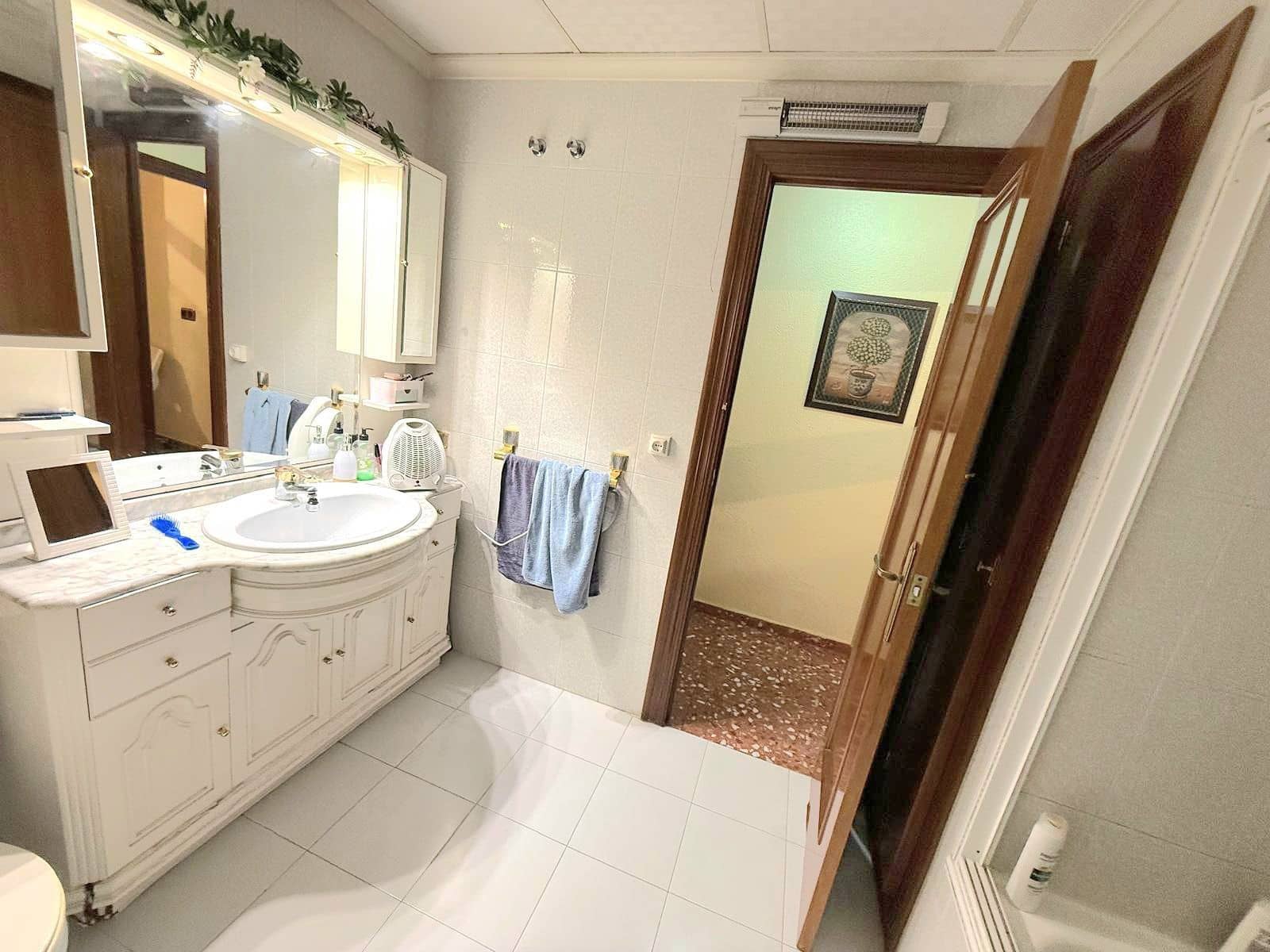 4 chambre Appartement à vendre à San Vicente / Sant Vicent del Raspeig avec garage - 260 000 € (Ref: 9772734)