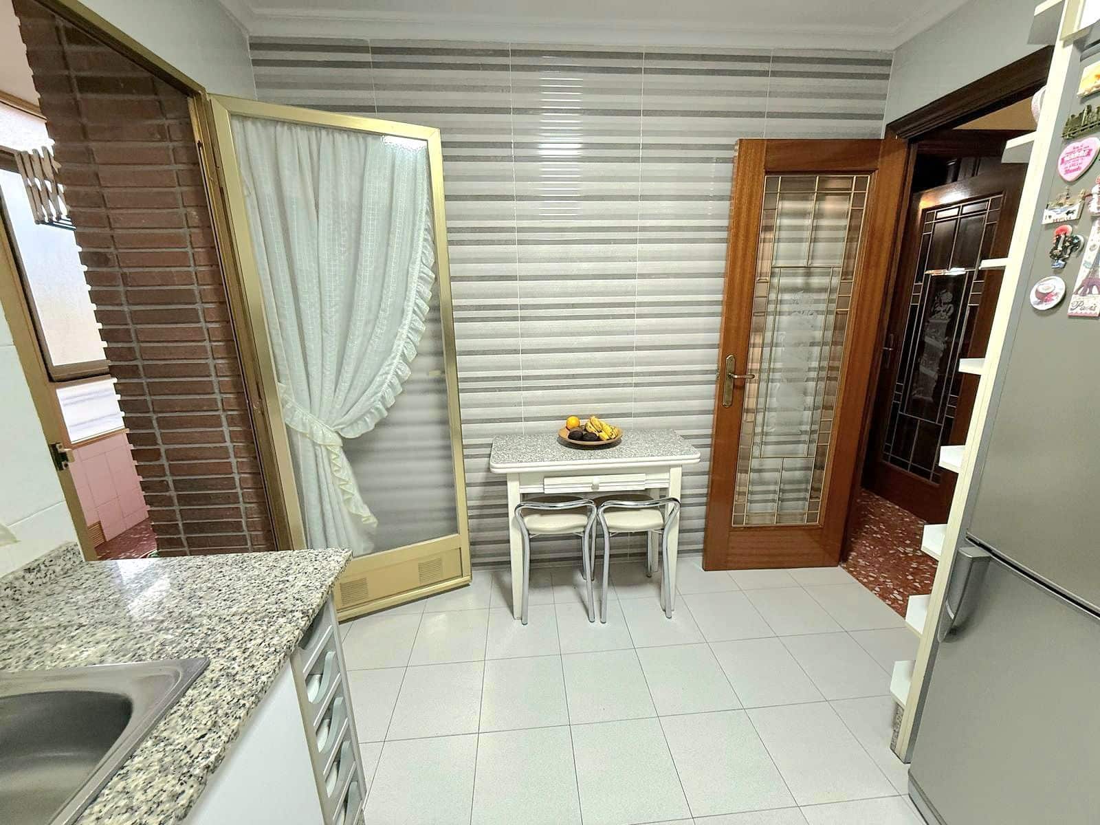 4 chambre Appartement à vendre à San Vicente / Sant Vicent del Raspeig avec garage - 260 000 € (Ref: 9772734)