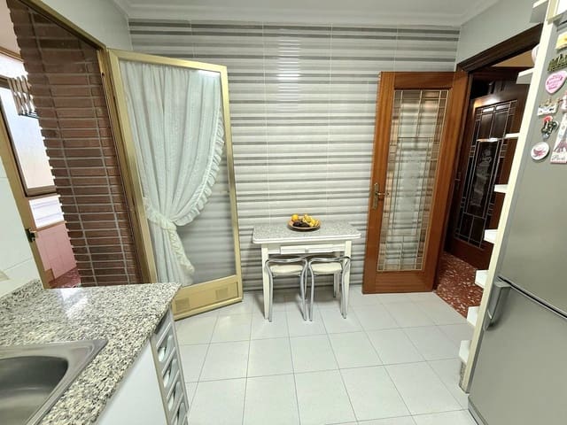 4 chambre Appartement à vendre à San Vicente / Sant Vicent del Raspeig avec garage - 260 000 € (Ref: 9772734)