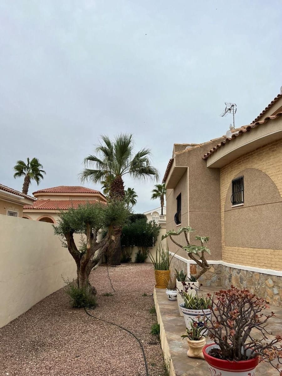 3 bedroom Villa for sale in Benijofar with pool garage - € 325,000 (Ref: 9777683)